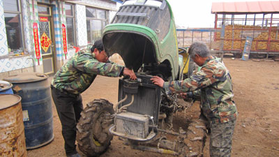 東豐縣拉拉河鎮(zhèn)農(nóng)機(jī)站切實(shí)做好春季農(nóng)機(jī)具檢修工作